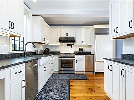 26 Thames St, Newport, Ri 02840 in Newport, RI (Photo 6 of 9)