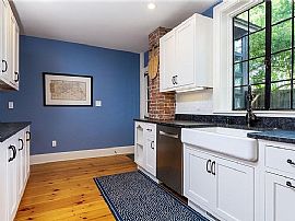 26 Thames St, Newport, Ri 02840 in Newport, RI (Photo 7 of 9)