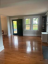 15 Locust Rd, Greenwich, Ct 06831 in Greenwich, CT (Photo 3 of 12)