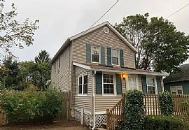 28 Soundview Ave, East Haven, Ct 06512 in East Haven, CT