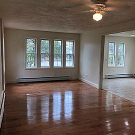 713 Metacom Ave, Bristol, Ri 02809 in Bristol, RI (Photo 5 of 8)