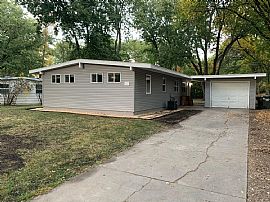 Modern 3 Bedroom, 1 Bath in a Great Neighborhood in Lincoln, NE