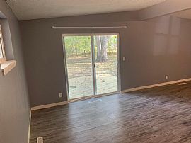 Modern 3 Bedroom, 1 Bath in a Great Neighborhood in Lincoln, NE (Photo 4 of 6)