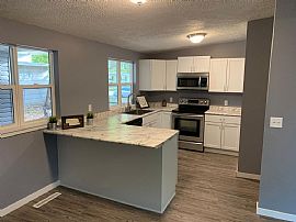 Modern 3 Bedroom, 1 Bath in a Great Neighborhood in Lincoln, NE (Photo 5 of 6)