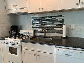 Immaculate Beautifully Decorated Home Only 1.5 Blocks The Beach in Belmar, NJ (Photo 9 of 12)