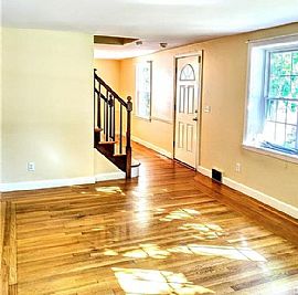 101 Sweetbriar Dr, Cranston, Ri 02920 in Cranston, RI (Photo 5 of 12)