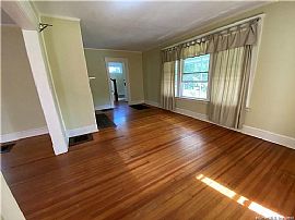 21 Dickerman St, Watertown, Ct 06795 in Watertown, CT (Photo 3 of 12)