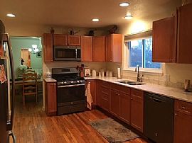 Beatiful 3 Bedroom in Lakewood, CO (Photo 5 of 12)