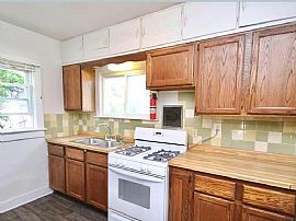 1319 8th St, Beloit, Wi 53511 in Beloit, WI (Photo 6 of 11)