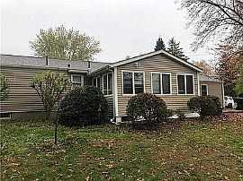 169 Union Ave, Warwick, Ri 02889 in Warwick, RI (Photo 10 of 12)