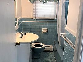 94 Delway Rd, East Providence, Ri 02914 in East Providence, RI (Photo 4 of 9)