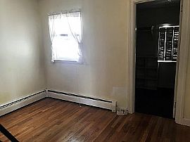 94 Delway Rd, East Providence, Ri 02914 in East Providence, RI (Photo 6 of 9)