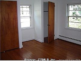 4 Proctor Dr, West Hartford, Ct 06117 in Bishops Corner, CT (Photo 3 of 6)