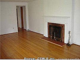 4 Proctor Dr, West Hartford, Ct 06117 in Bishops Corner, CT (Photo 4 of 6)