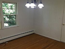 4 Proctor Dr, West Hartford, Ct 06117 in Bishops Corner, CT (Photo 6 of 6)