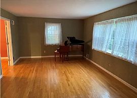 10 Candlewood Ln, Farmington, Ct 06032 in Farmington, CT (Photo 3 of 12)