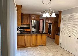 10 Candlewood Ln, Farmington, Ct 06032 in Farmington, CT (Photo 5 of 12)