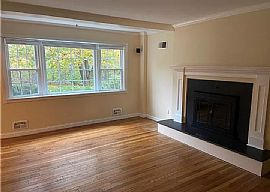 10 Candlewood Ln, Farmington, Ct 06032 in Farmington, CT (Photo 7 of 12)