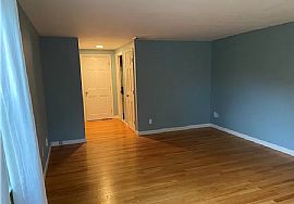 10 Candlewood Ln, Farmington, Ct 06032 in Farmington, CT (Photo 8 of 12)