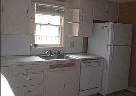 22 Bristol St, Hartford, Ct 06106 in Hartford, CT (Photo 2 of 6)