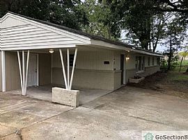 608 Lynwood Dr, Montgomery, Al 36111 in Montgomery, AL (Photo 3 of 12)