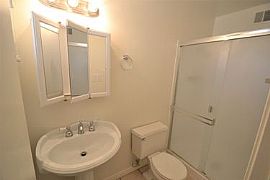 Charming 3bed with Clean Painting in Tempe, AZ (Photo 8 of 11)