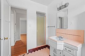 Opportunity to Live in a Great Neighborhood Conveniently Locate in Burbank, CA (Photo 7 of 7)