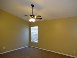 Don'T Miss Out on This Comfortable Home! in Indianapolis, IN (Photo 7 of 10)