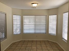 Stunning Single Family Home Available to Lease Now  in Mesa, AZ (Photo 4 of 12)