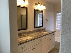 Stunning Single Family Home Available to Lease Now  in Mesa, AZ (Photo 9 of 12)