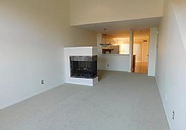 2bed 2.5 Ba Townhouse For Rent in Troy, MI (Photo 3 of 5)