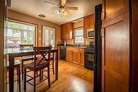 Beatiful 4 Bedroom in Milwaukee, WI (Photo 3 of 12)