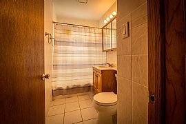 Beatiful 4 Bedroom in Milwaukee, WI (Photo 5 of 12)