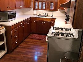 Charming 2 Bedroom Apartment with All Bills Paid in Russellville, AR (Photo 3 of 8)