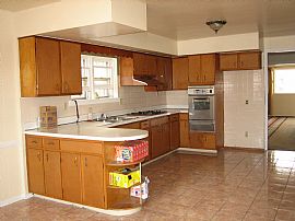 Big Bungalow in Chicago, IL (Photo 3 of 5)