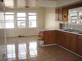 Big Bungalow in Chicago, IL (Photo 4 of 5)