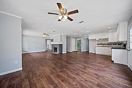 3 Bedroom Family Home in Waco, TX (Photo 3 of 12)