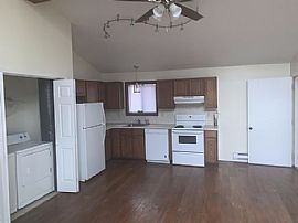 1098 Woodhaven Dr, White Haven, Pa Rent $800 and Deposit $800 in White Haven, PA (Photo 5 of 6)