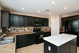 9827 Curtsy Ave, Las Vegas, Nv 89148 in Las Vegas, NV (Photo 5 of 12)