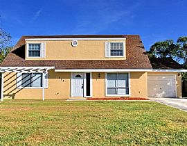 213 Sw Crescent Ave, Port Saint Lucie, Fl 34984 in Port Saint Lucie, FL