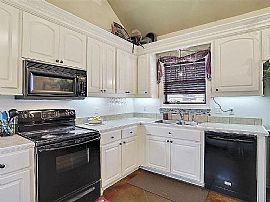 Nice Clean Charming Home in Brandon, MS (Photo 5 of 12)