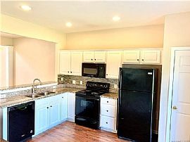 Town House For Rent  in Charlotte, NC (Photo 5 of 12)