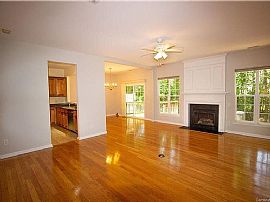 Excellent Condition Townhouse  in Charlotte, NC (Photo 5 of 7)