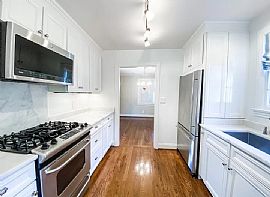 521 Poinciana Dr, Birmingham, Al 35209 in Birmingham, AL (Photo 5 of 12)