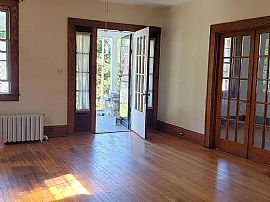 215 Crawford St, Beckley, Wv 25801 in Beckley, WV (Photo 4 of 8)