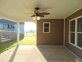 House For Rent in Jefferson City, MO (Photo 3 of 12)