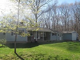 849 Carrs Pond Rd, East Greenwich, Ri 02818 in East Greenwich, RI