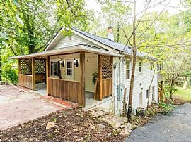 House For Rent in Asheville, NC (Photo 10 of 10)