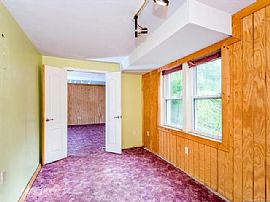 House For Rent in Asheville, NC (Photo 4 of 10)