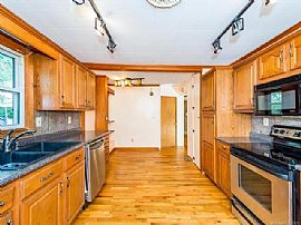 House For Rent in Asheville, NC (Photo 8 of 10)